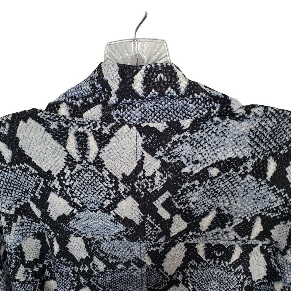 Chico's 3 Sz XL Jacket Blue Reptile Print Zip Belt Pockets Stretch Fluid Jersey - Picture 9 of 9